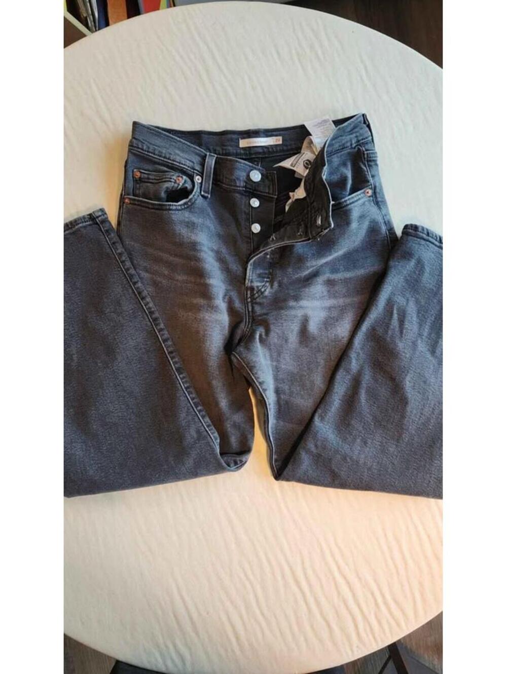 Womens Levis 29/27 RibCage Straight Leg Jeans